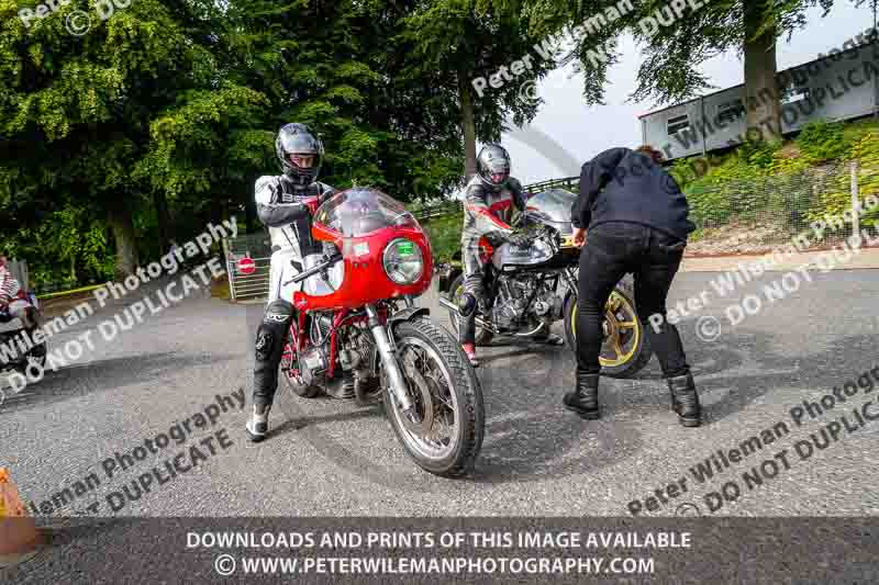 Vintage motorcycle club;eventdigitalimages;mallory park;mallory park trackday photographs;no limits trackdays;peter wileman photography;trackday digital images;trackday photos;vmcc festival 1000 bikes photographs